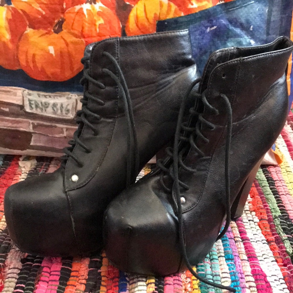 Platform lace booties